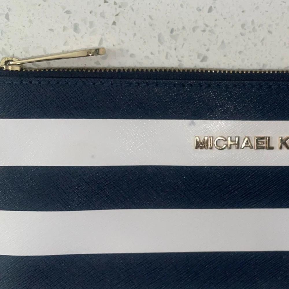 MICHAEL KORS large striped wristlet